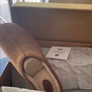 UGG nwt.